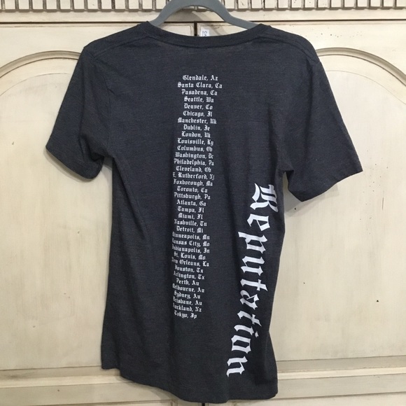 Taylor Swift Women’s Gray Stadium Tour Tee Size S EUC - Picture 3 of 8